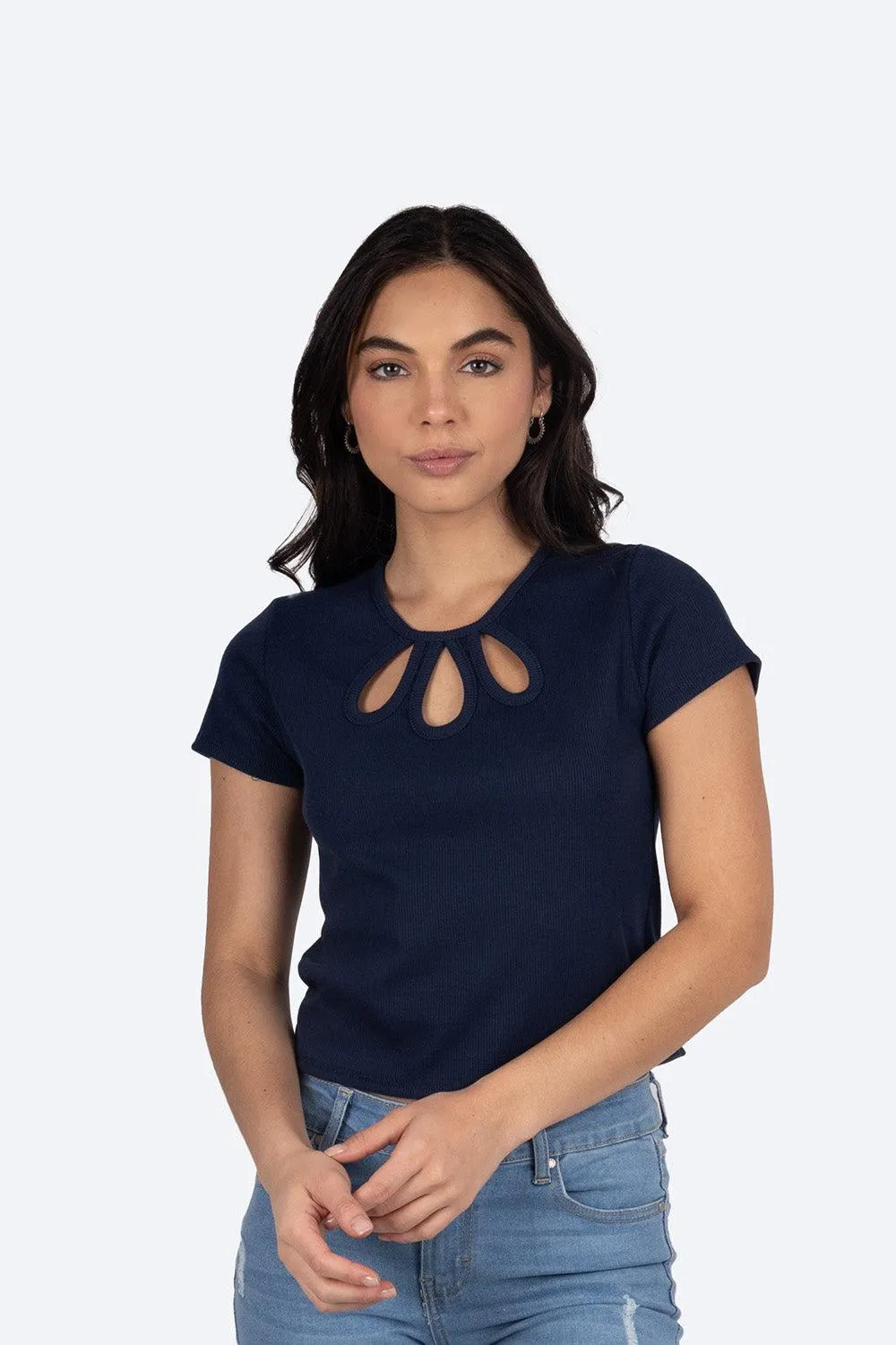 Blusa con aberturas en pecho