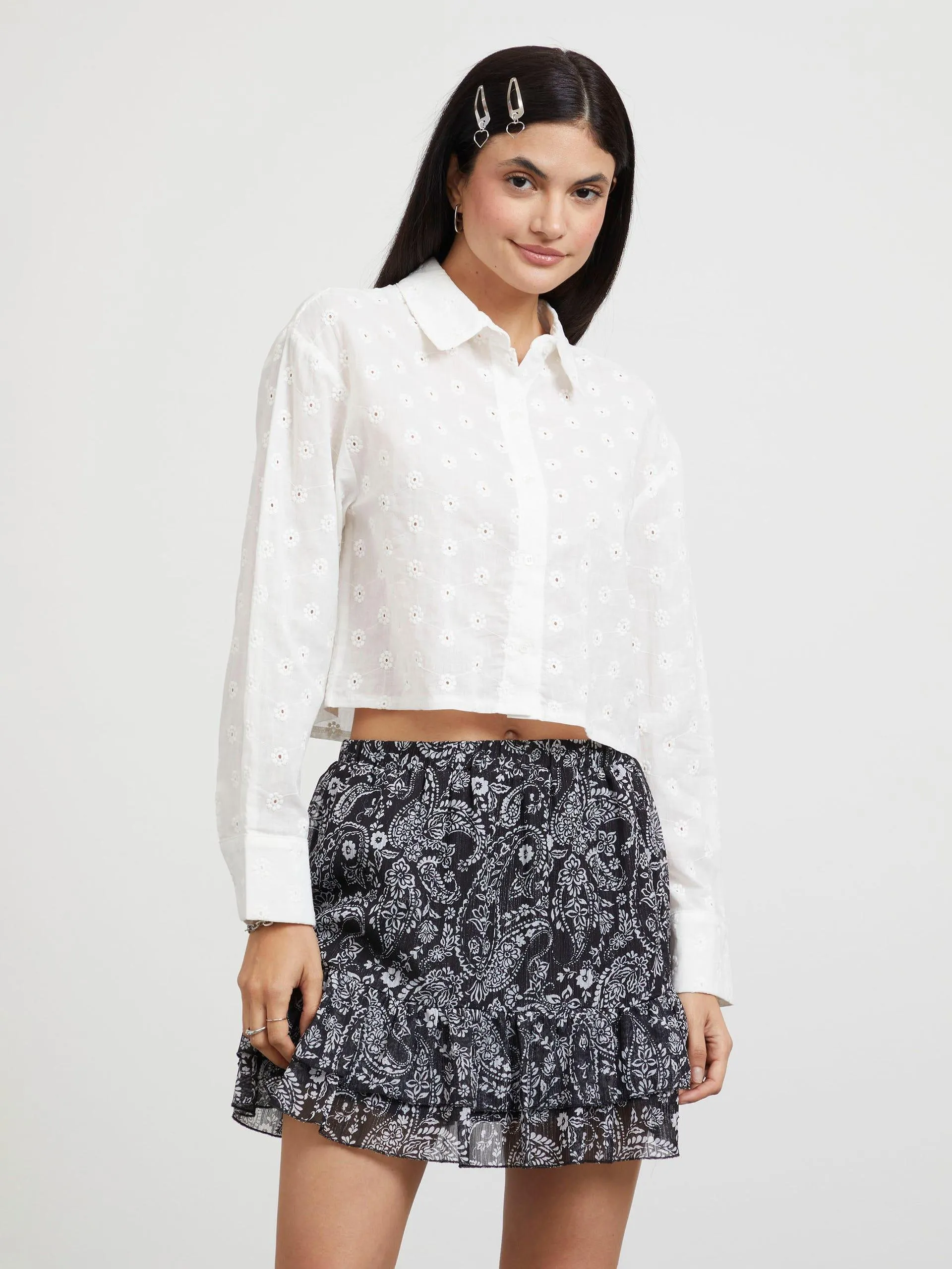 Blusa Manga Larga Bordados con Perforados