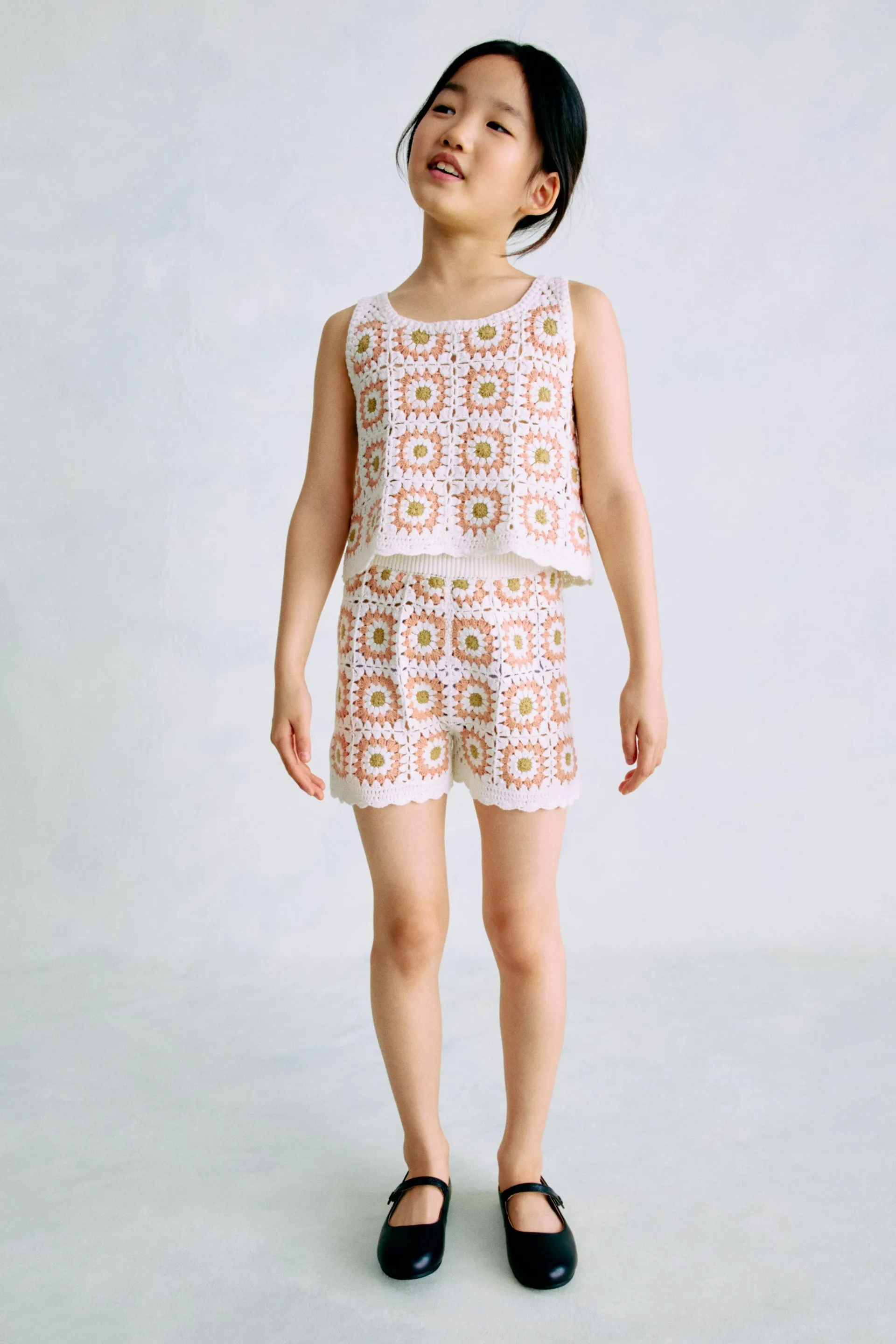 Cotton crochet shorts