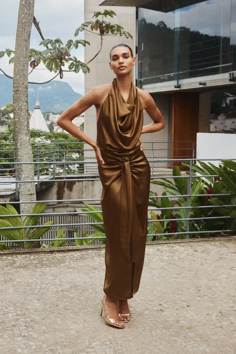 VESTIDO MIDI HALTER SATINADO