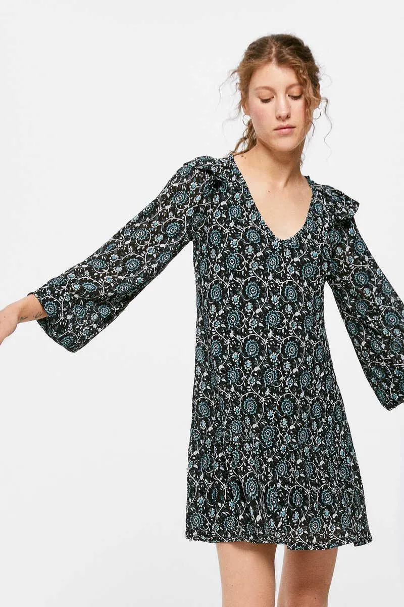 Vestido Corto Hombros Volantes