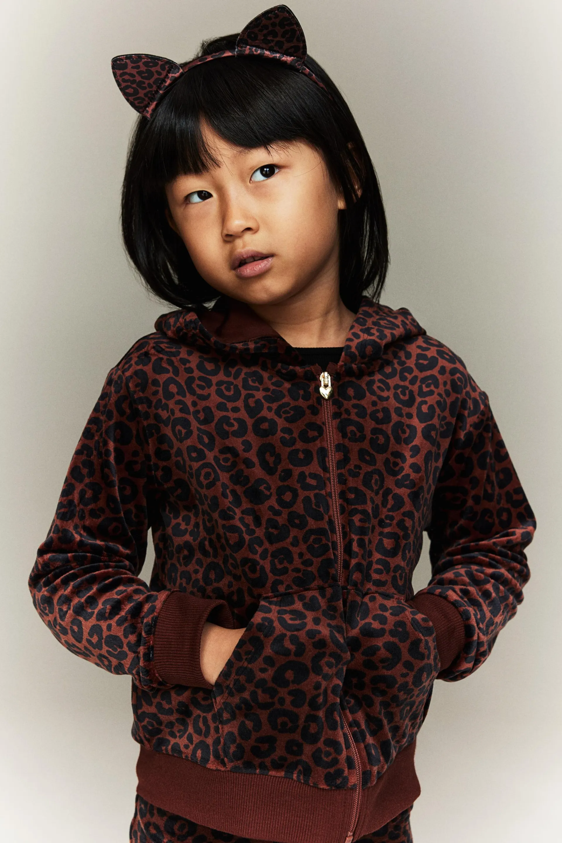 Sudadera de velour con gorro y zíper