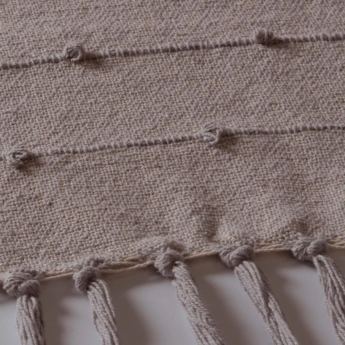 Camino De Mesa Mumbai Gris