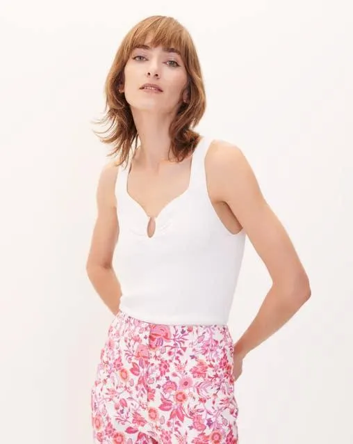 Blusa Blanca Tejido De Punto Argolla En Escote