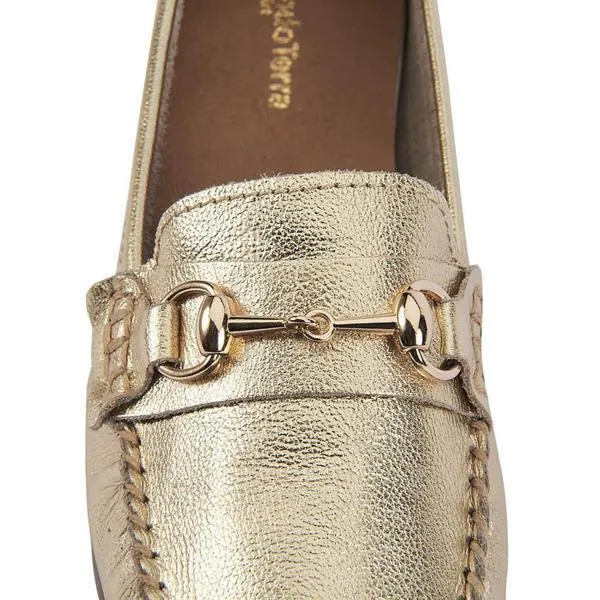 023406 Mocasǟ¶ðn Con Broche Dorado De Piel Acojinado