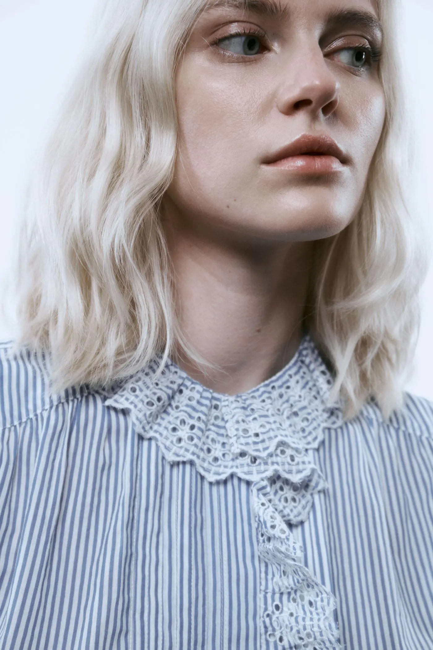 Camisa volante jaretas