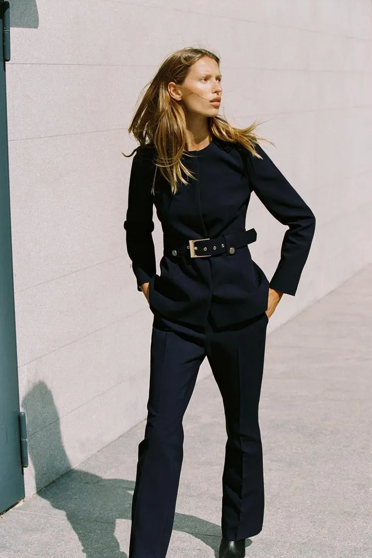 BLAZER ENTALLADO CINTURÓN