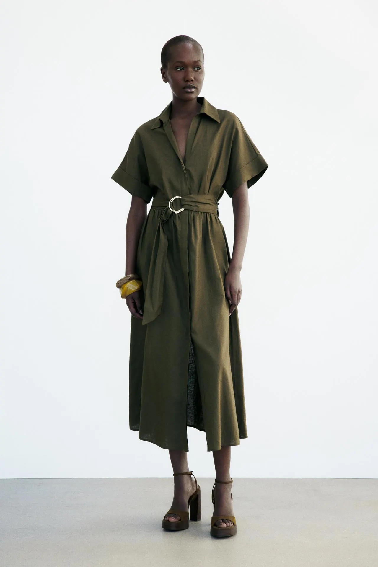 VESTIDO CAMISERO MIDI CON LINO