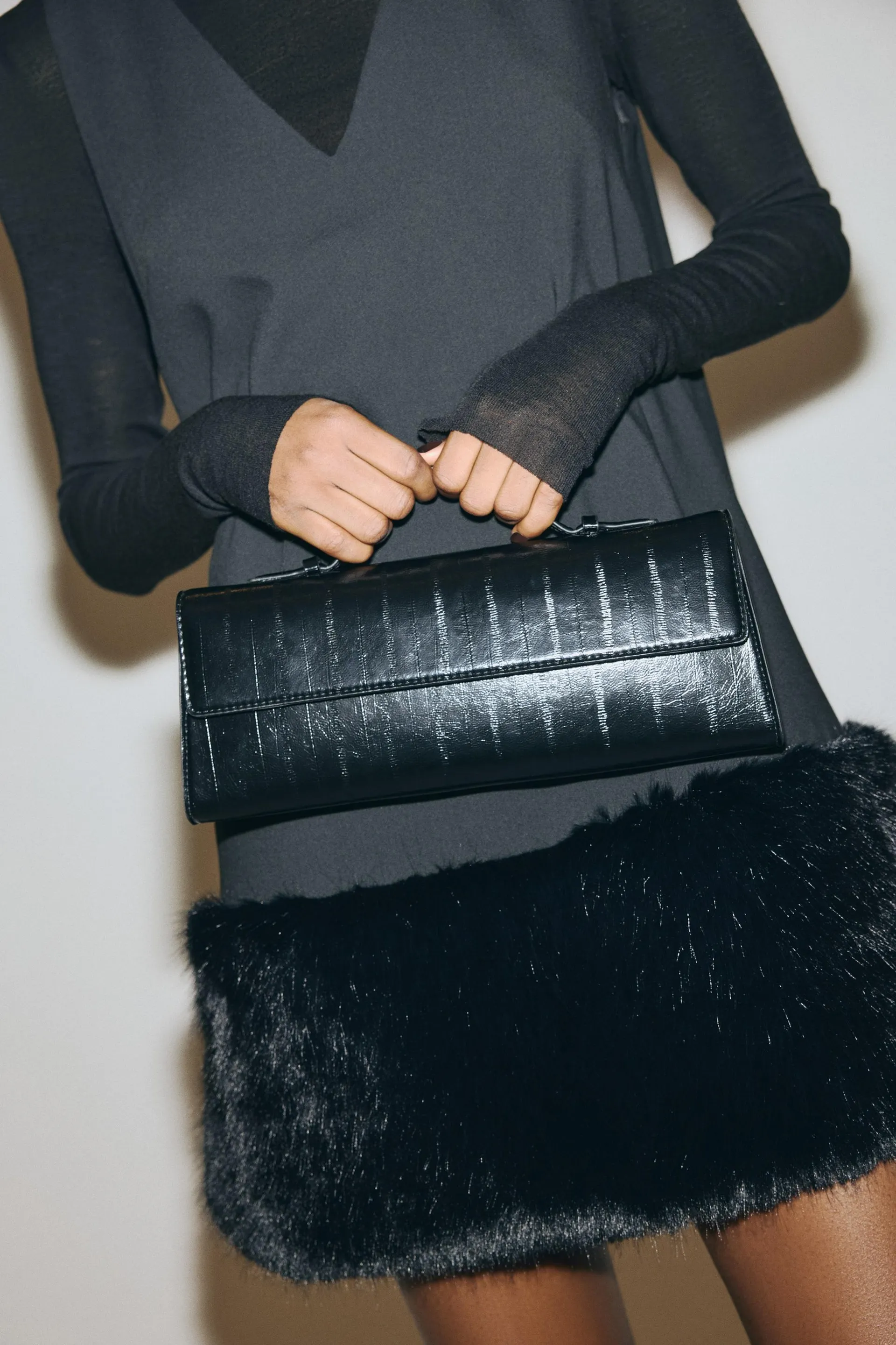 Vestido línea A con escote en V