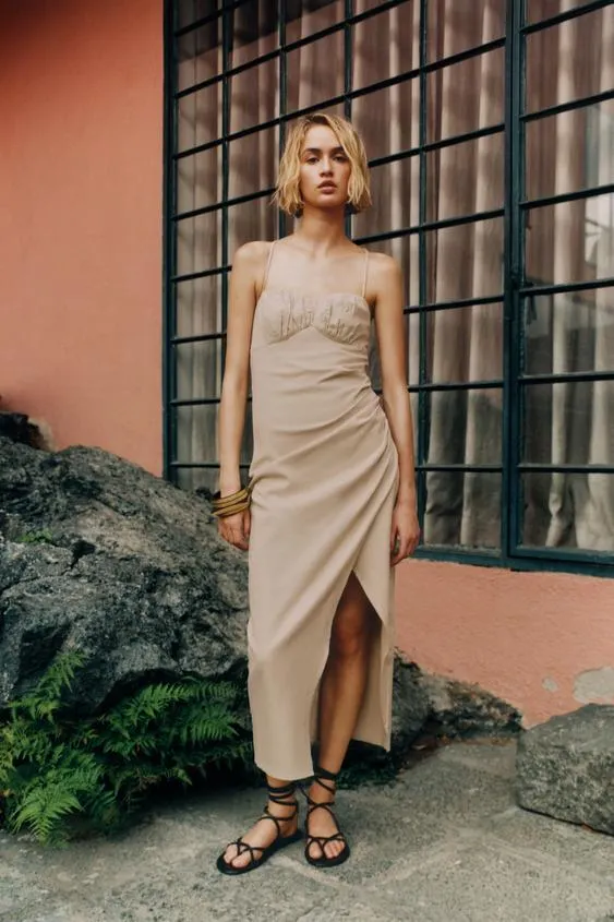 VESTIDO MIDI CON LINO