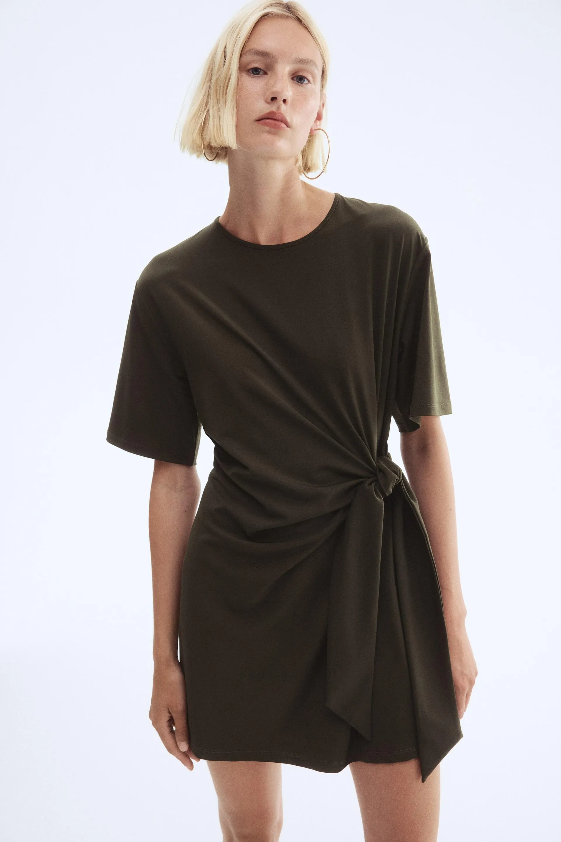 Vestido con detalle de nudo