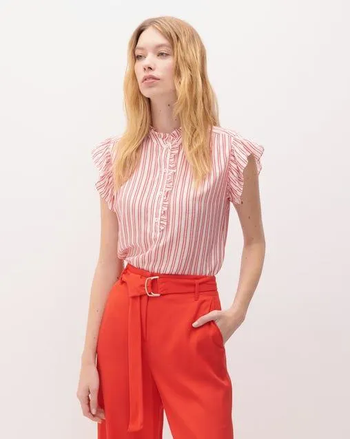 Blusa A Rayas Rojas Con Escarolas