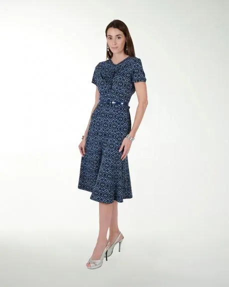 VESTIDO CASUAL ESTAMPADO RECTO CON CINTURON