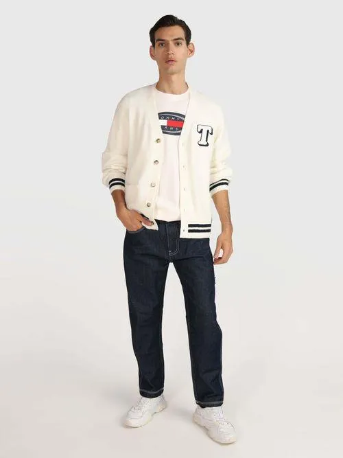 Suéter con letra t bordada de hombre