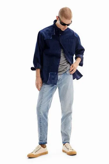 Camisa denim con bordados y patch