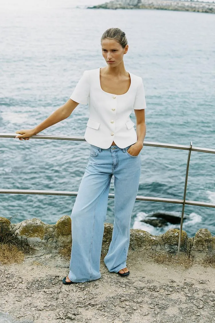 BLAZER MANGA CORTA ESCOTE CUADRADO