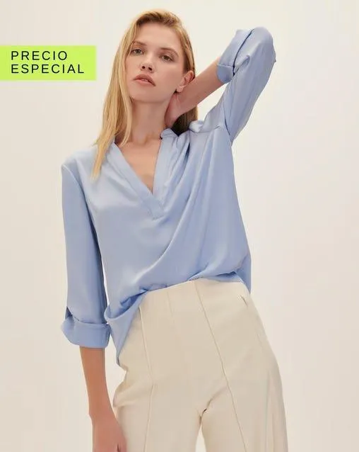 Blusa De Satín Cuello Mao Escote V Azul Celeste