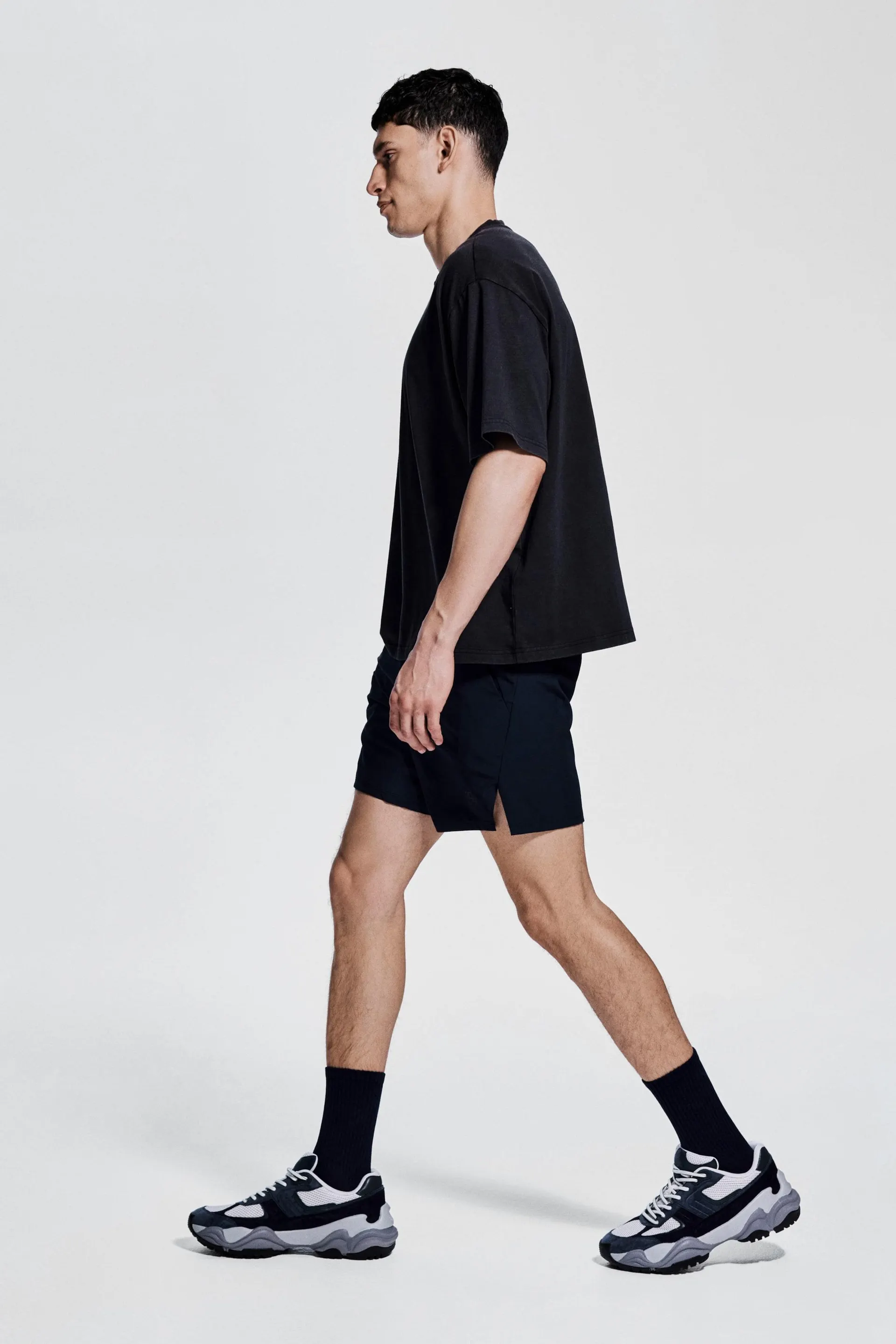 Playeras deportivas de corte cuadrado con DryMove™