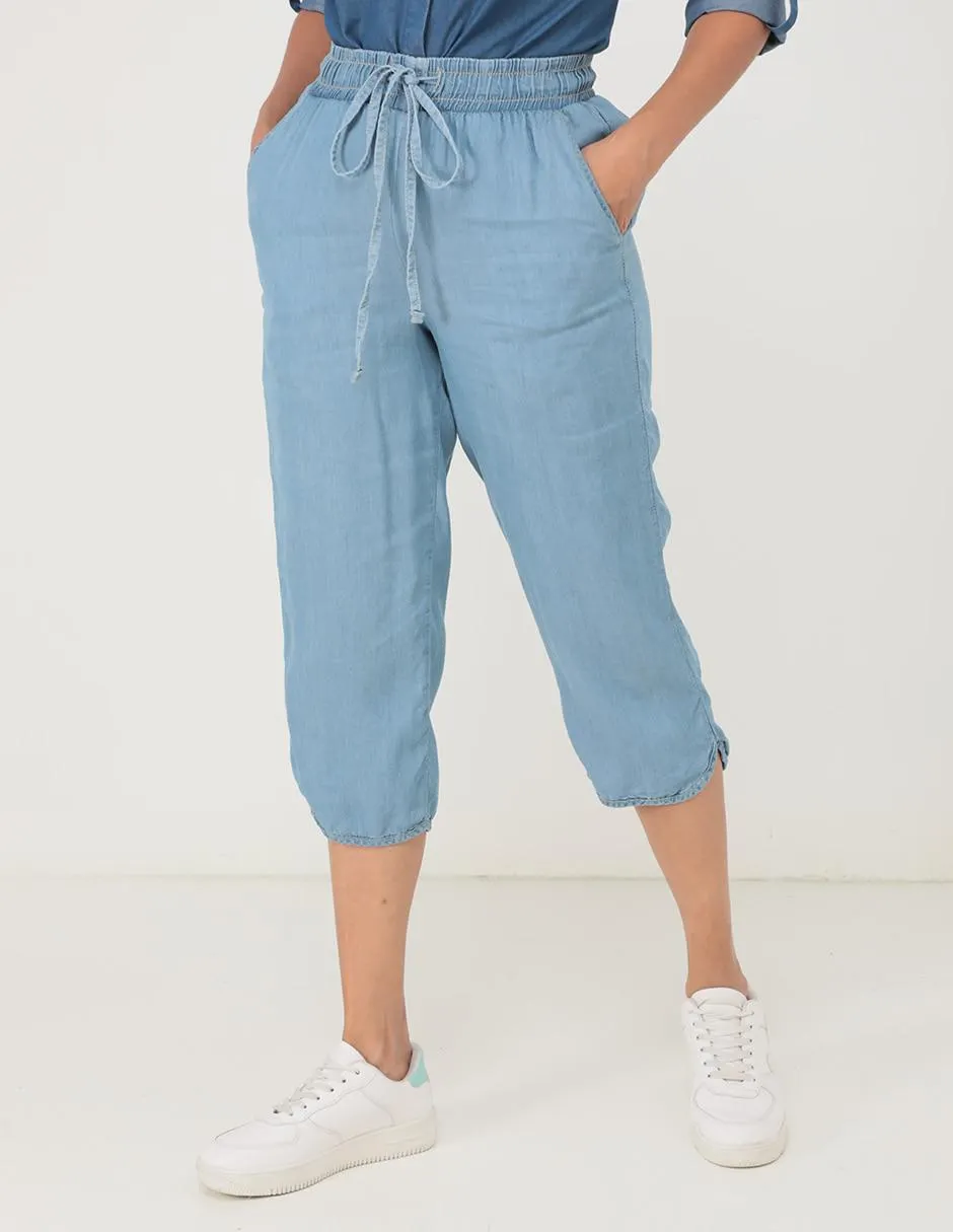 Pantalón capri Weekend slim para mujer