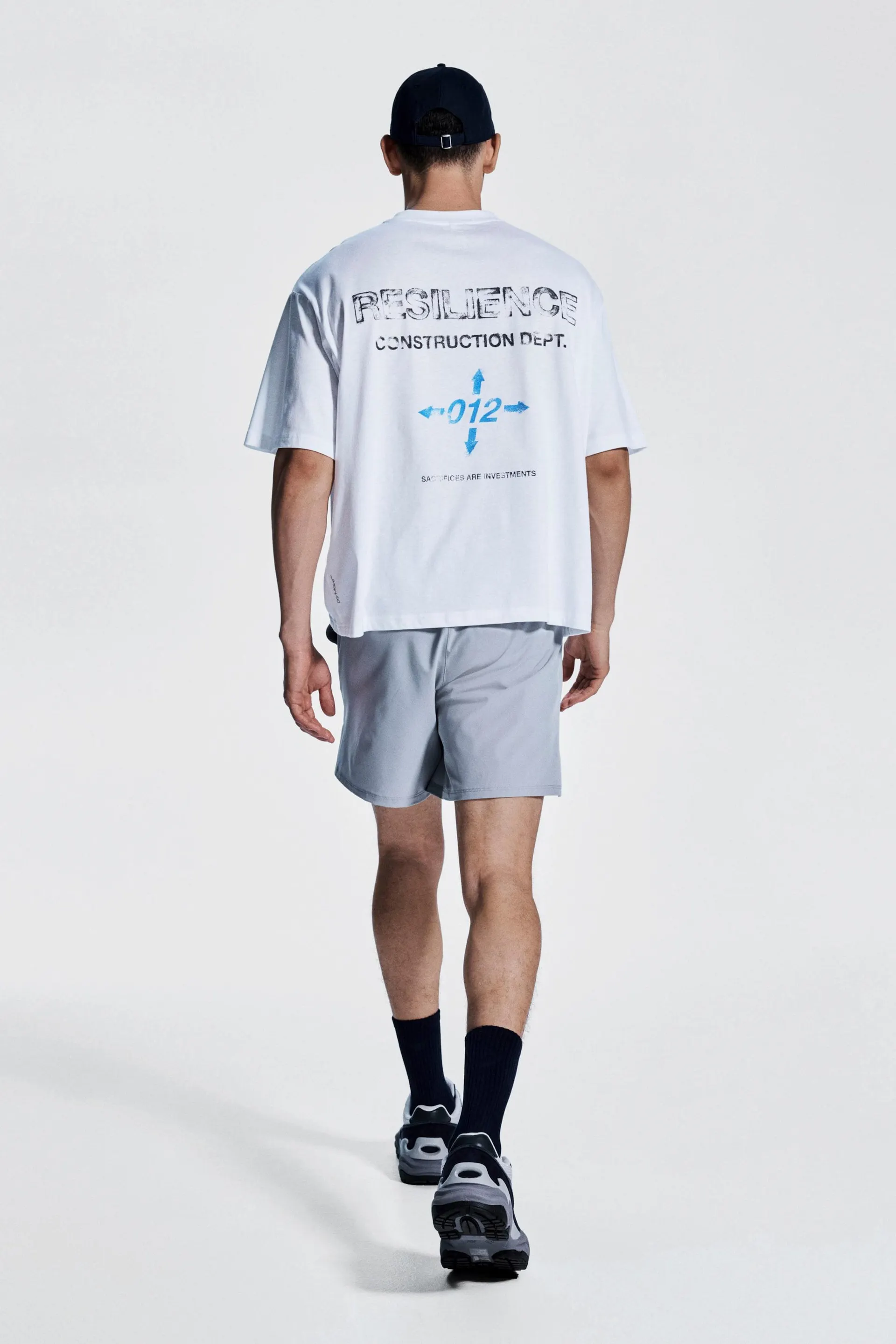 Playera deportiva de corte cuadrado con DryMove™