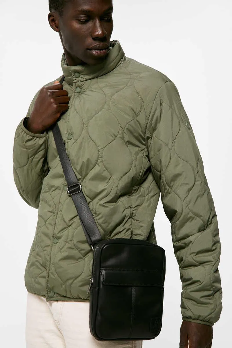 Bolso mediano cruzado efecto piel