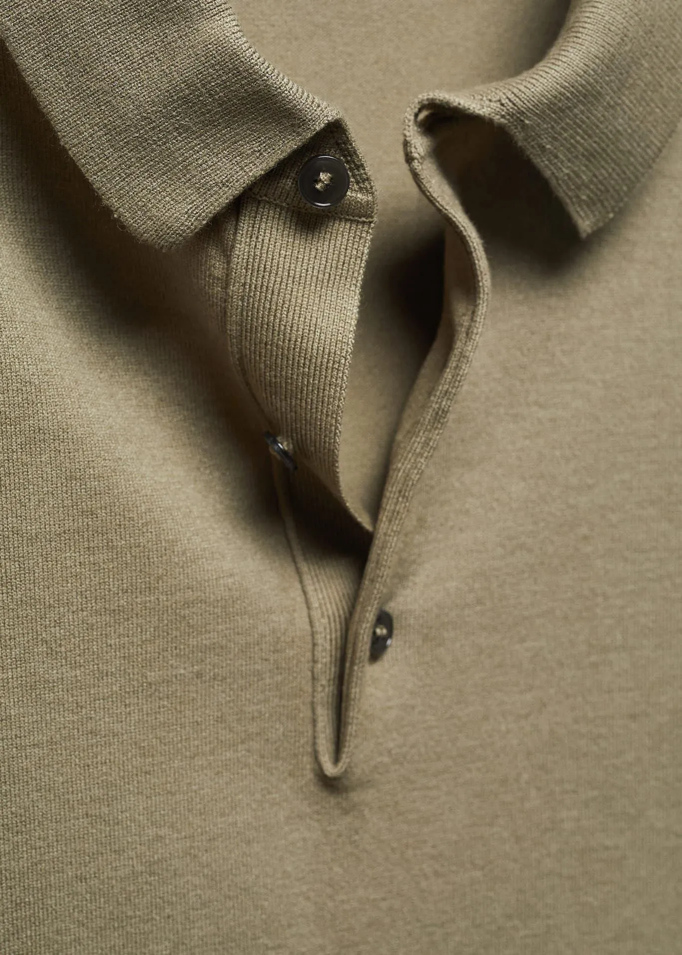 Fine-knit polo shirt