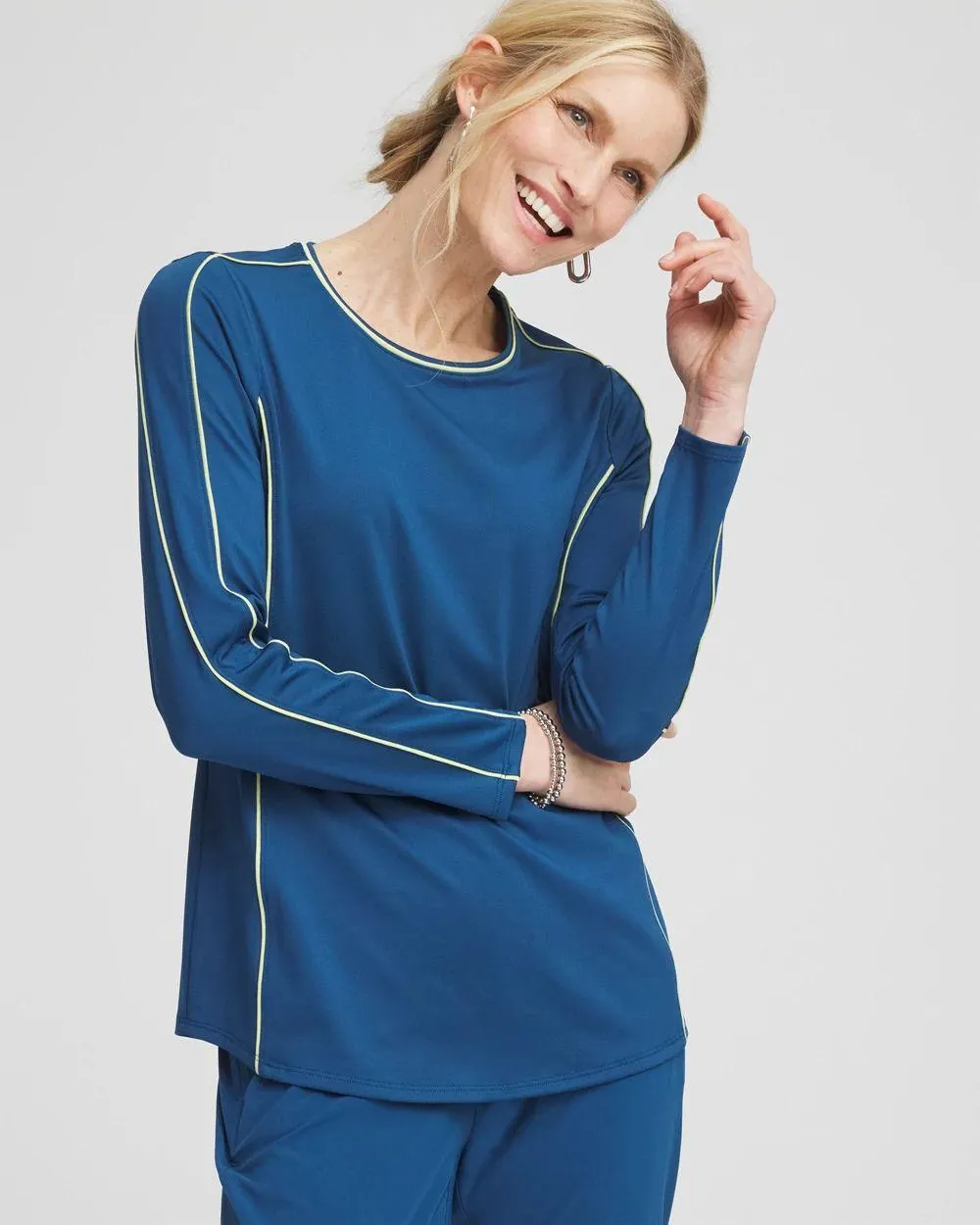 Zenergy ® UPF Piping Long Sleeved Pullover Top