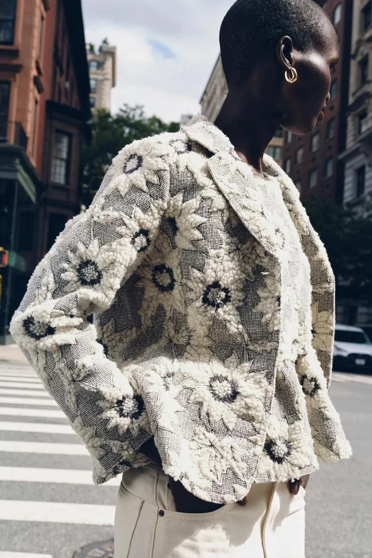 BLAZER ESTRUCTURA FLORES