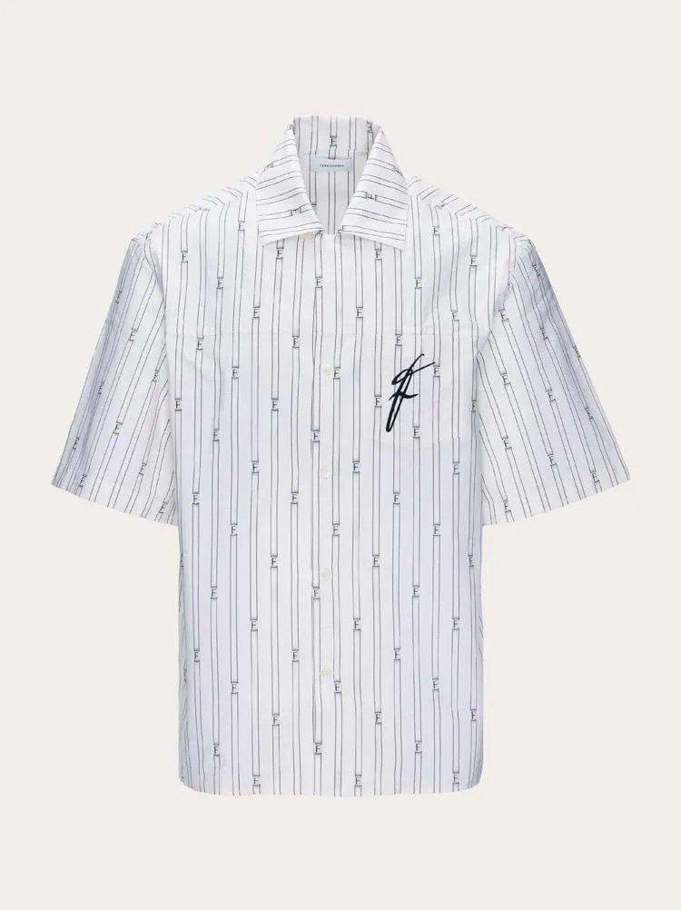 Camisa con manga corta cuello bowling