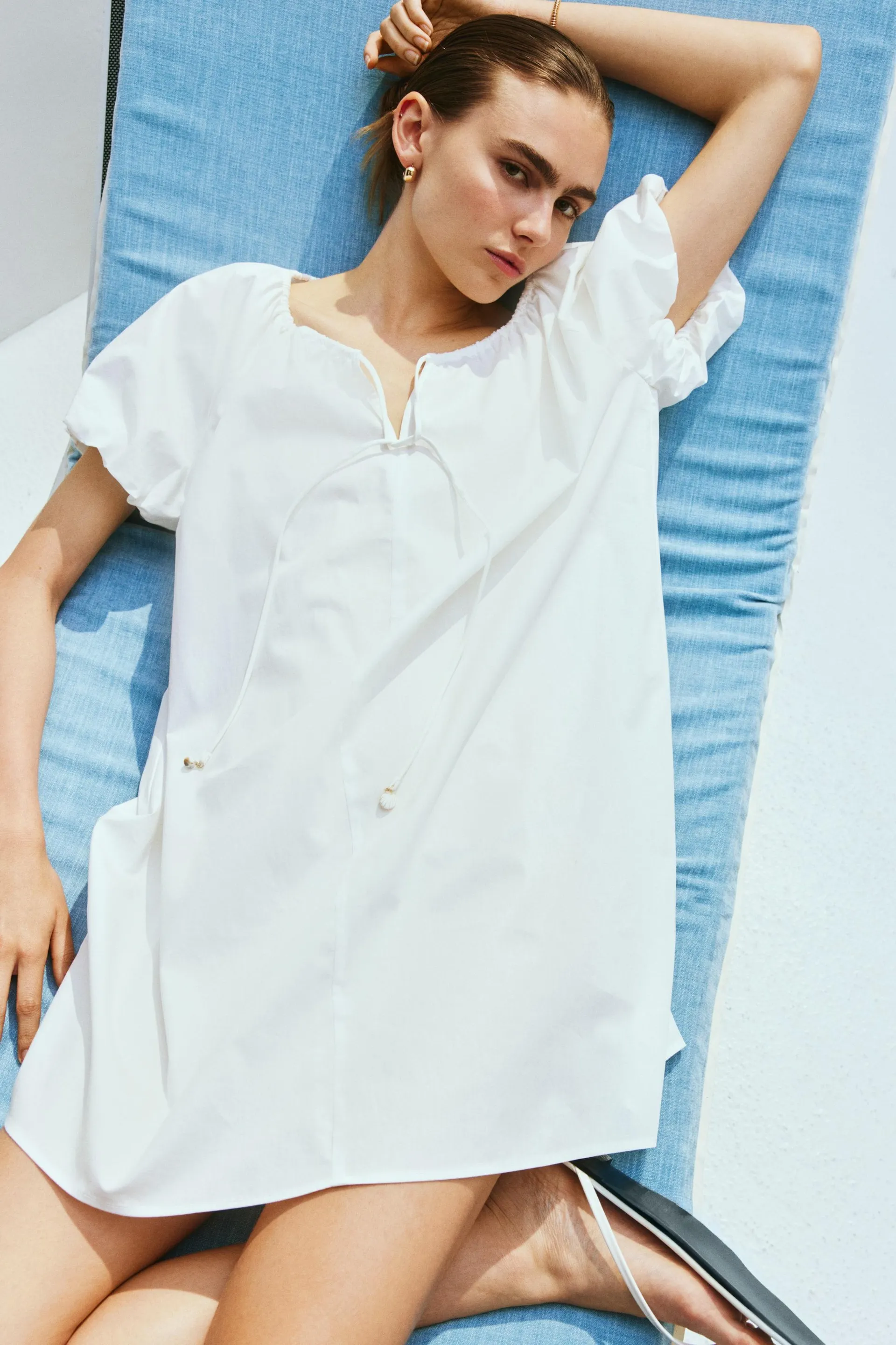 Vestido con cordón de ajuste