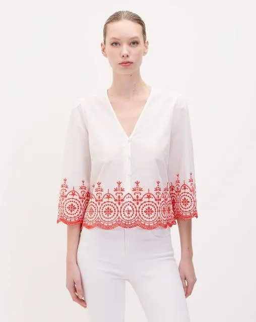 Blusa Blanca Bordada Manga 3/4 Acampanada