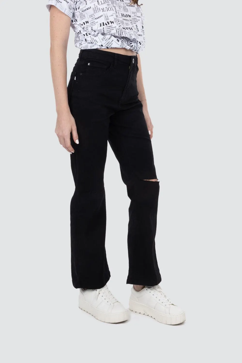 Pantalón pierna ancha con rasgado