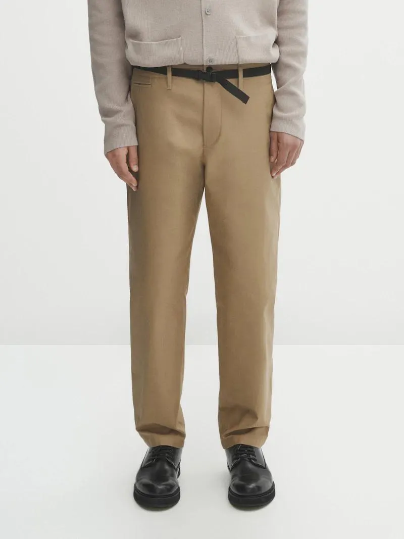 Pantalón chino cinturón relaxed fit