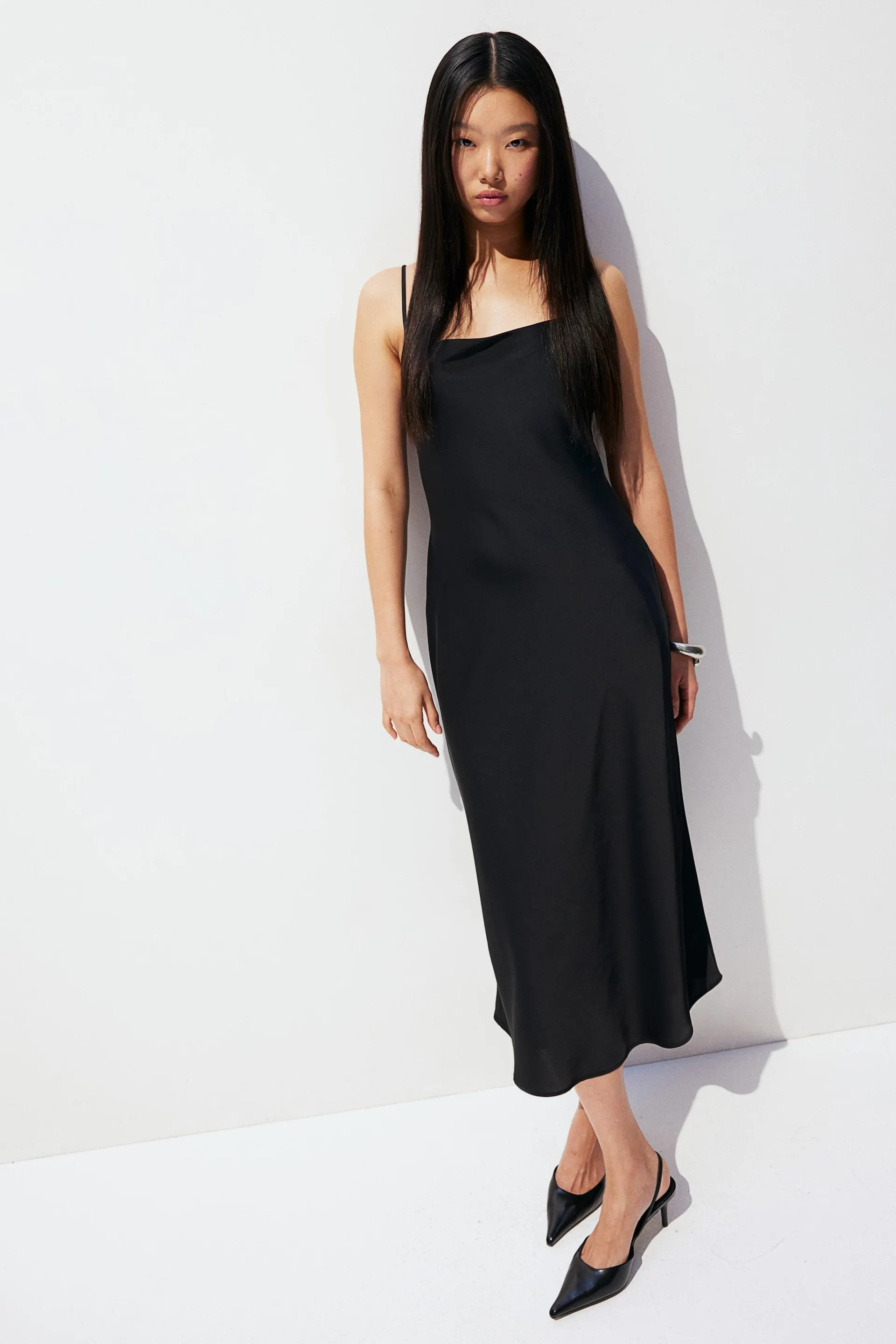 Vestido de tirantes con lazos