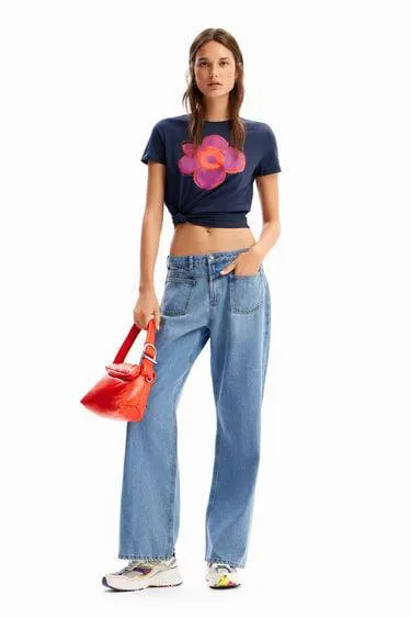 Camiseta ilustración flor