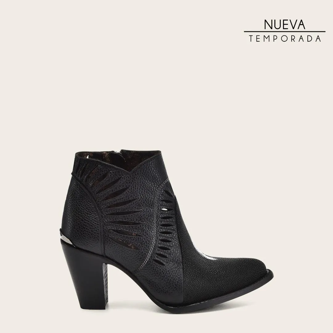 Botín en piel genuina de mantarraya.