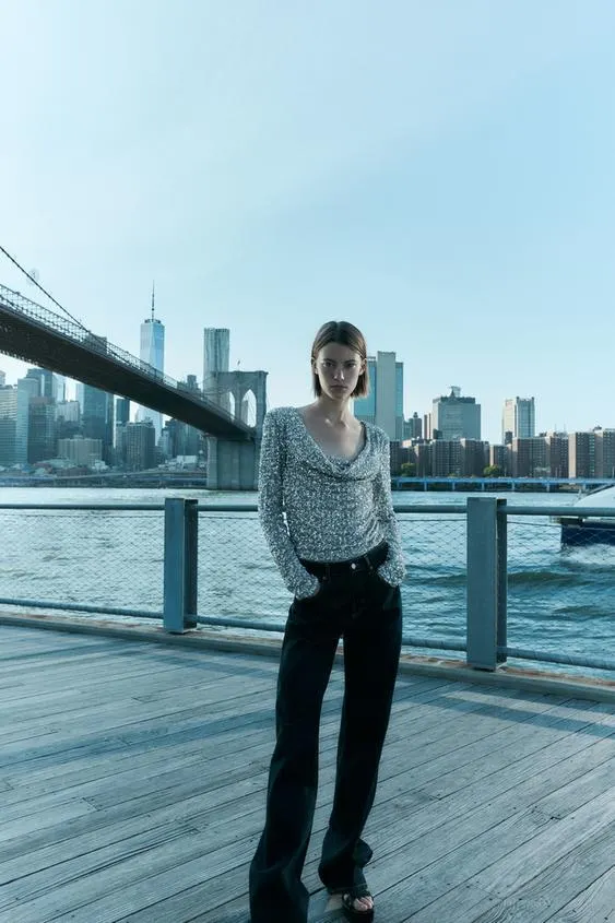 BODY DRAPEADO LENTEJUELAS