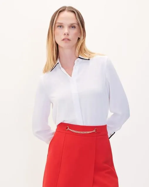 Blusa Camisera Blanca Mancuernillas Y Ribetes En Contraste