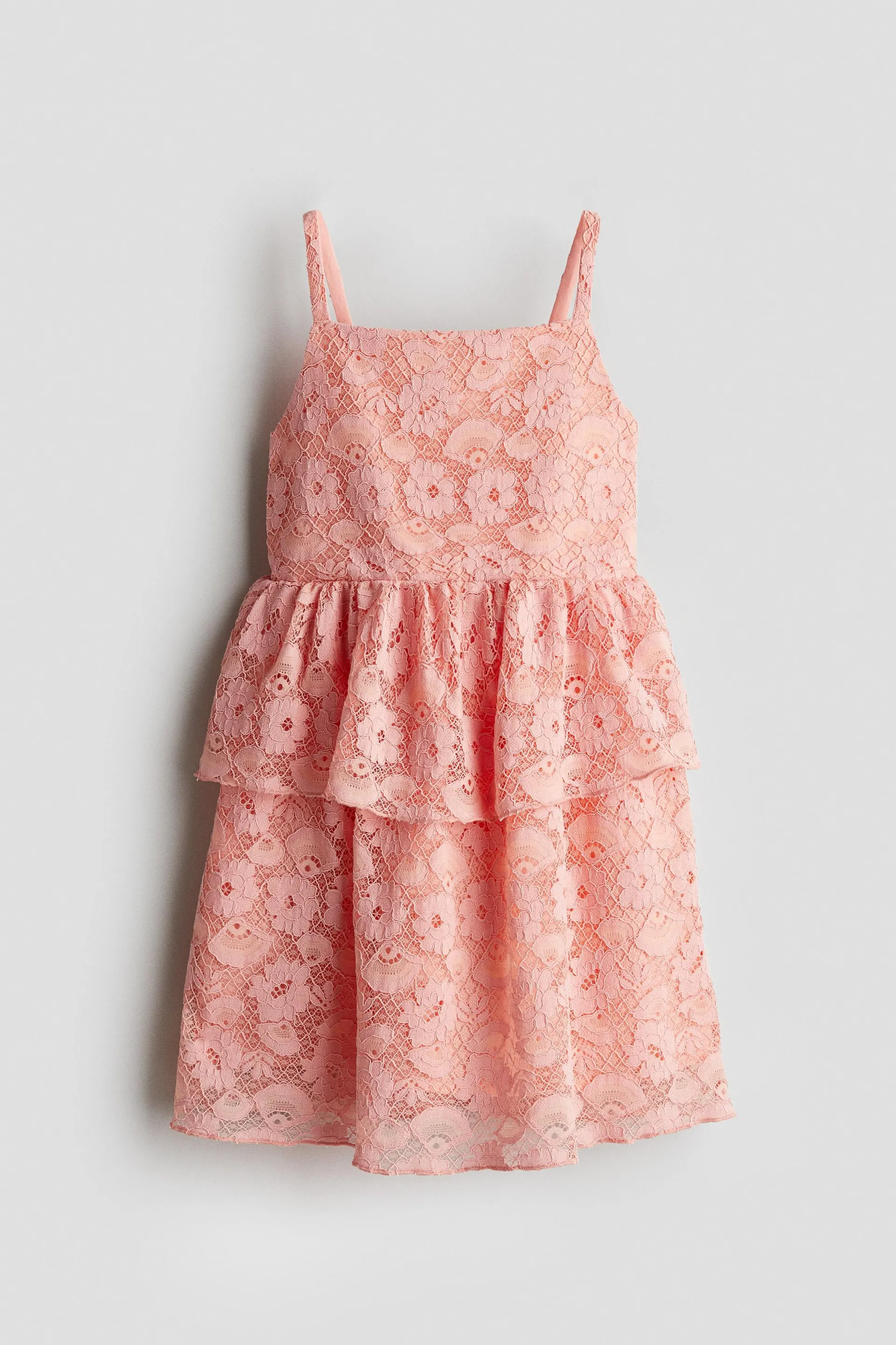 Vestido de encaje con olanes