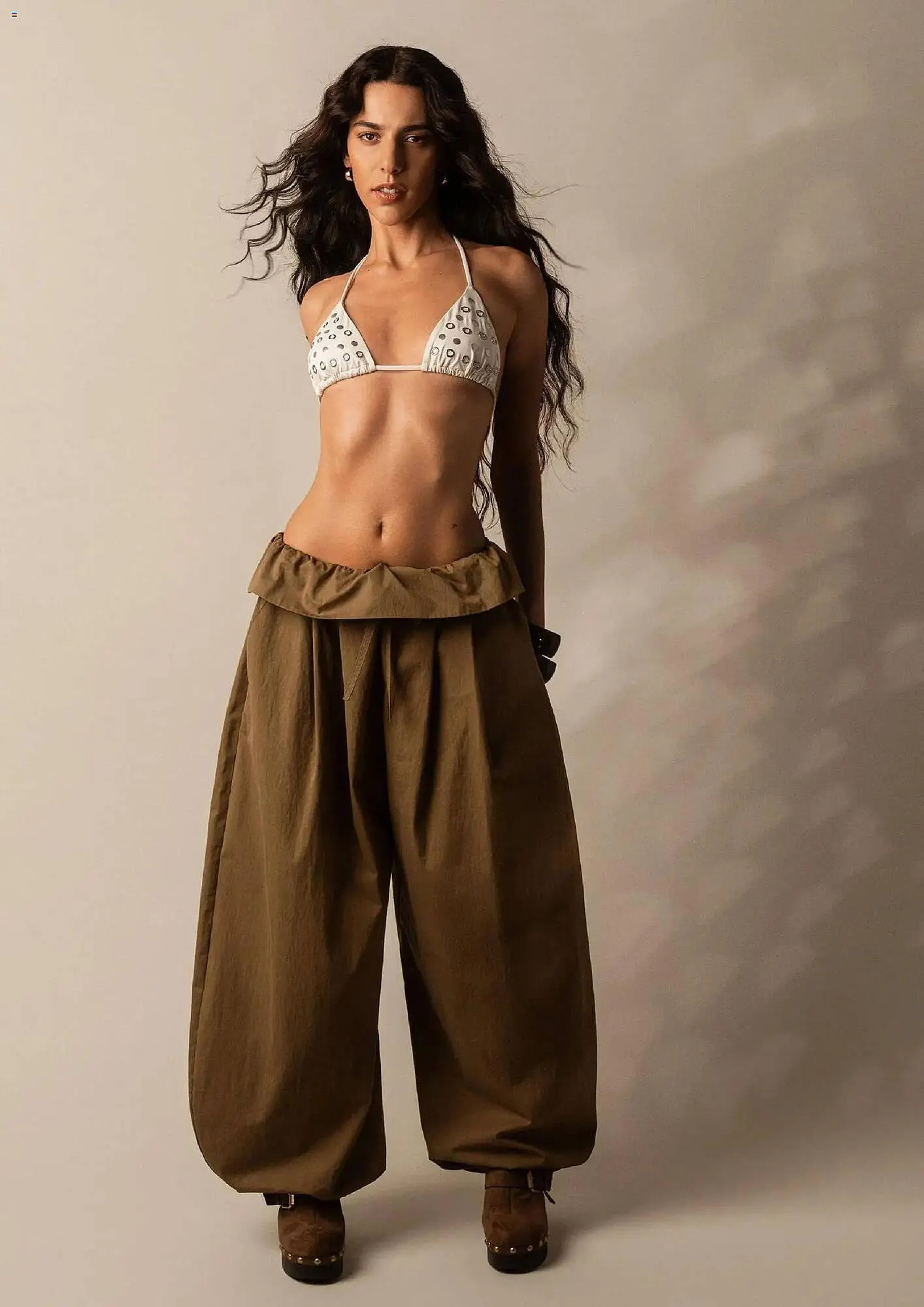 Catálogo de Catálogo Bershka 1 de abril al 1 de mayo 2026 - Pagina 2