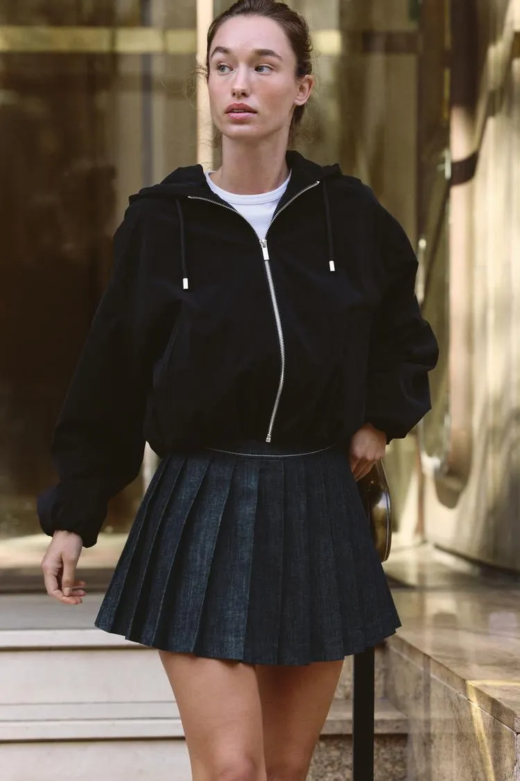 CHAMARRA ENGOMADA CAPUCHA