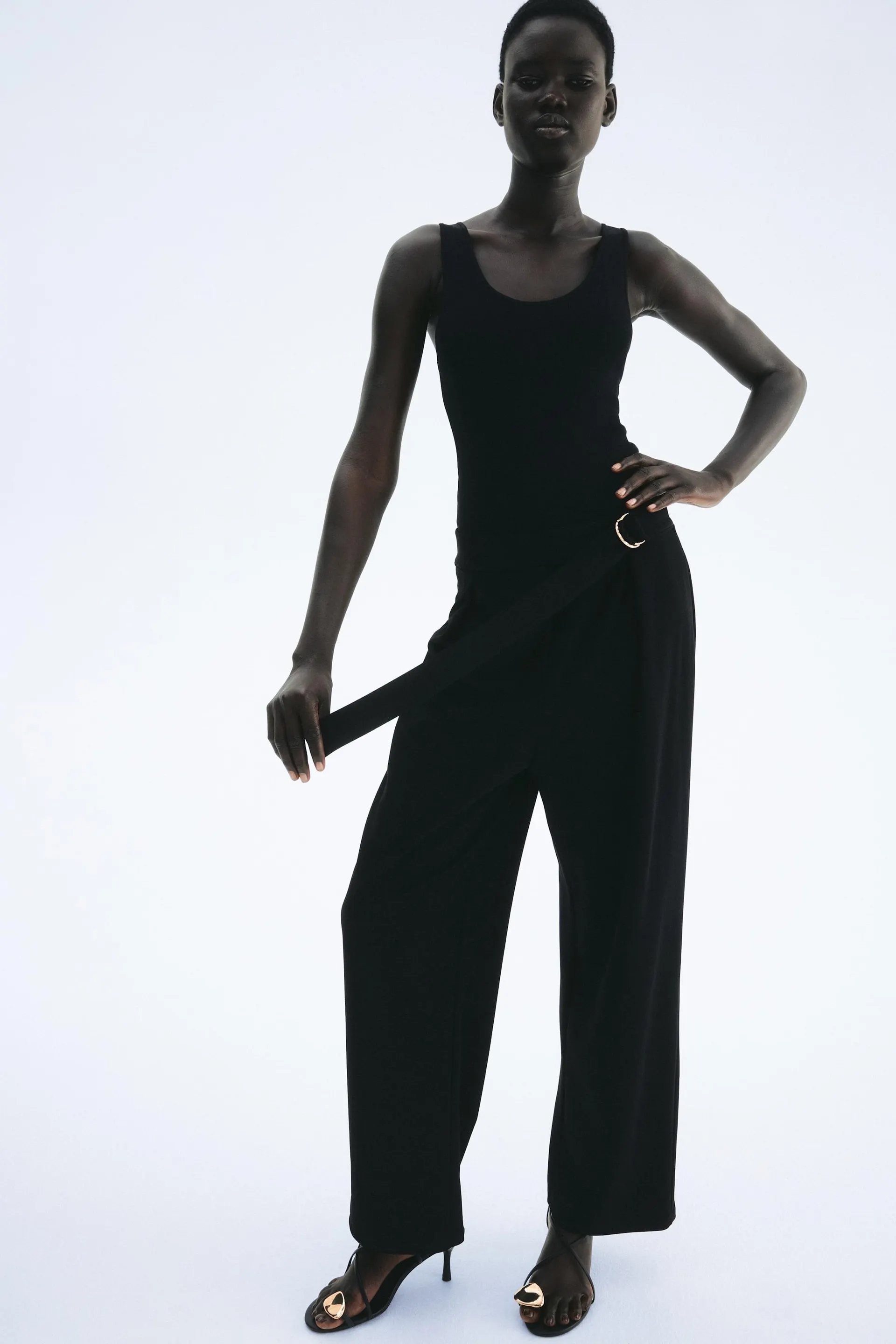 Pantalón con cinturón