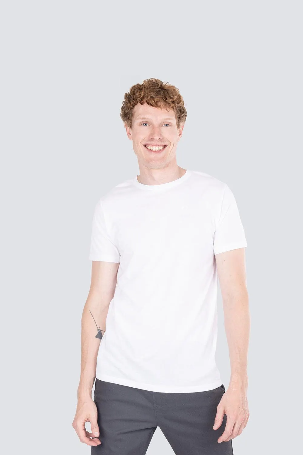 Playera básica cuello redondo