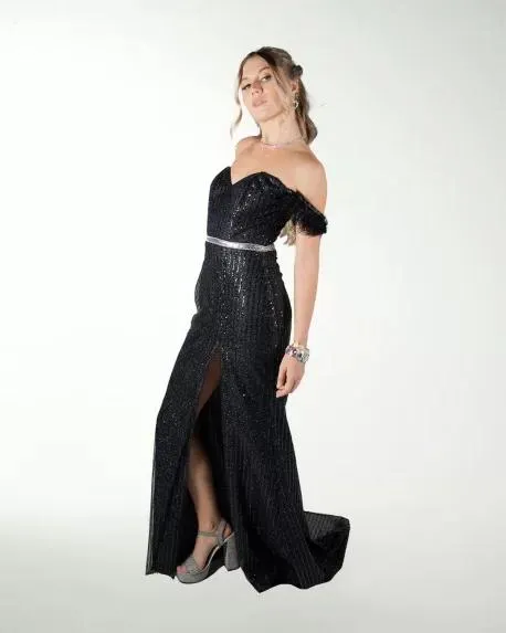 VESTIDO CL CON PLUMAS EN TIRANTE