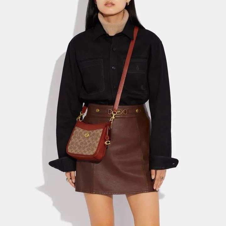 Bolsa Crossbody Coated Canvas Signature Chaise 19