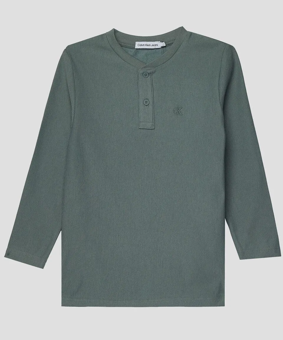 Playera cuello redondo y manga larga Niño