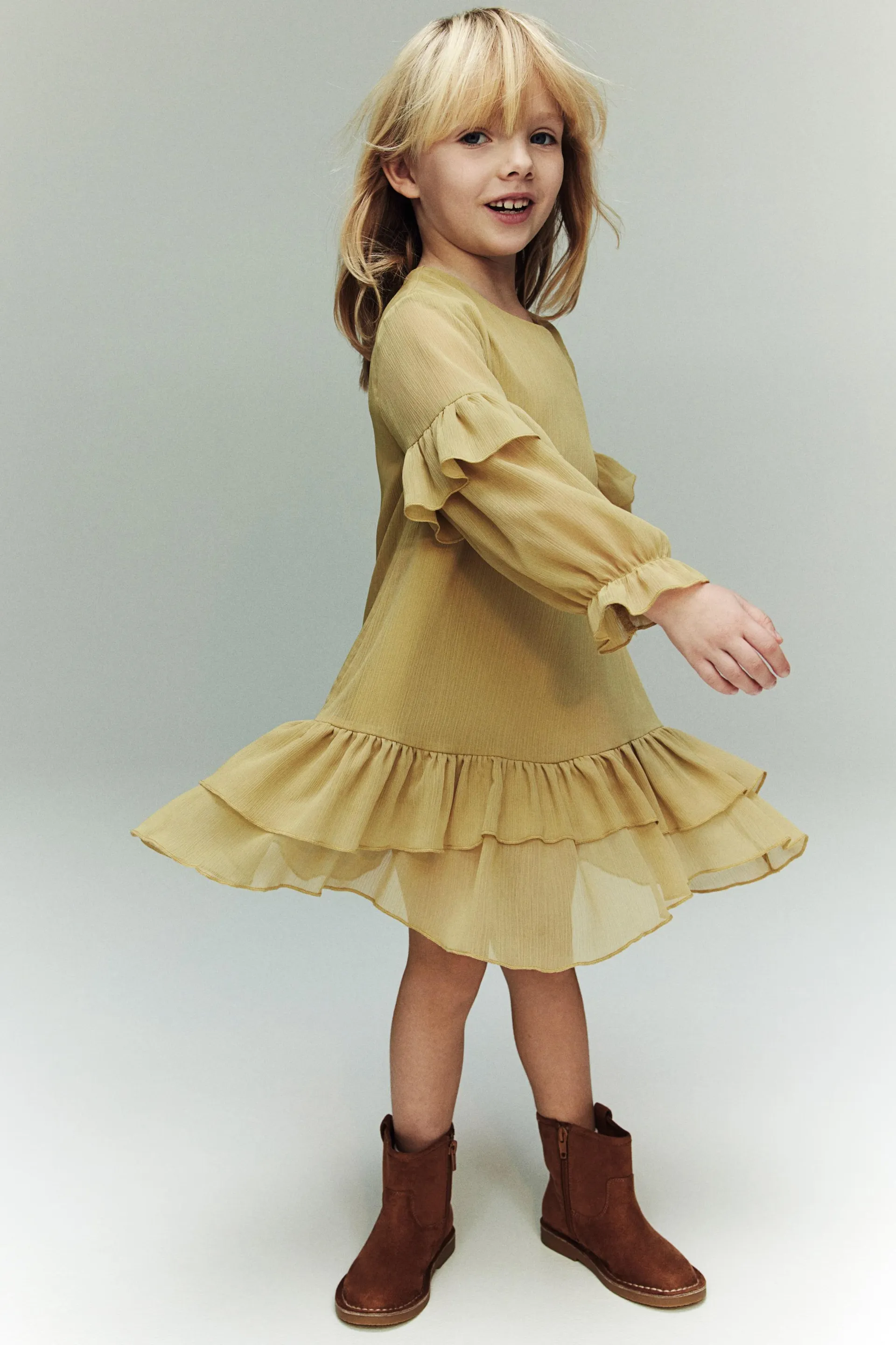 Vestido de chifón con olanes