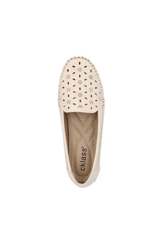 ZAPATO BEIGE CON PERFORADO 71236