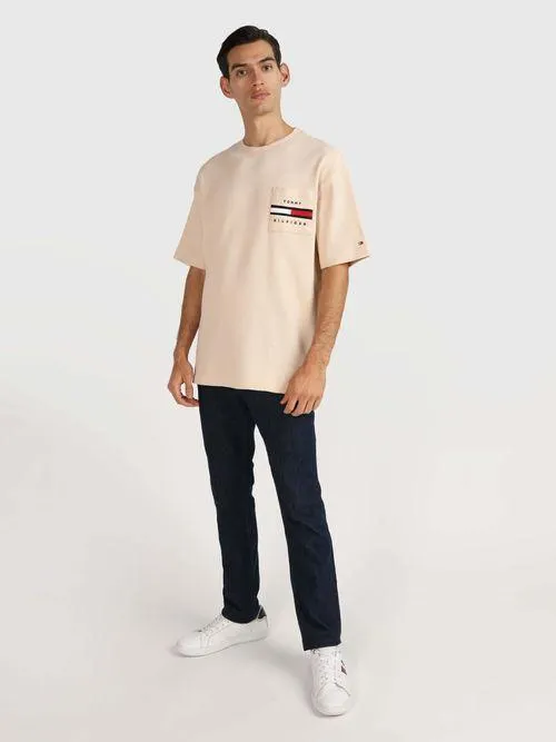 Playera con logo en bolsillo de hombre