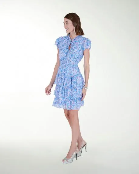 VESTIDO CASUAL ESTAMPADO CON OLANES EN FALDA Y MANGA